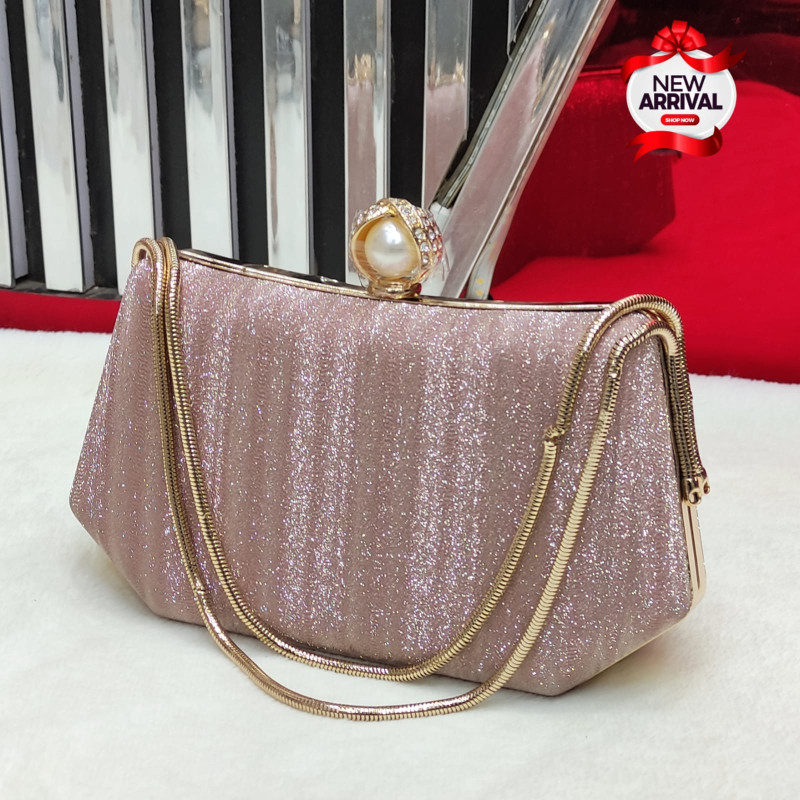 Girl's metal clutches